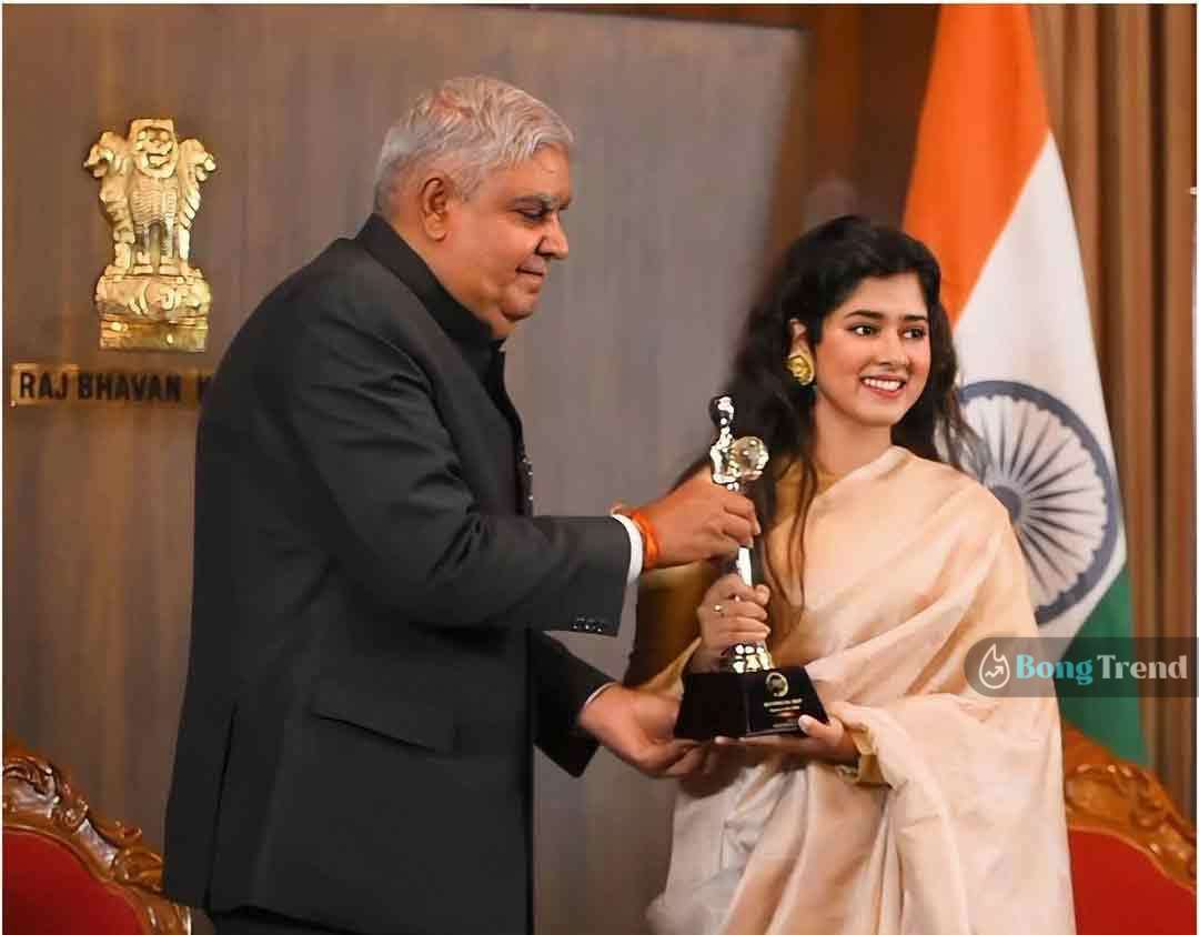 Bochorer Sera Award Ditipriya Roy দিতিপ্রিয়া রায় বছরের সেরা অ্যাওয়ার্ড Jagdeep Dhankhar