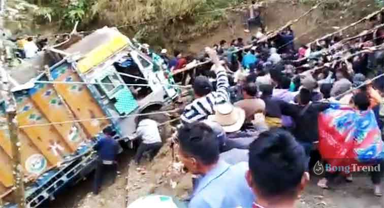 ভাইরাল ভিডিও Viral Video Truck Pulled out from gorge Nagaland