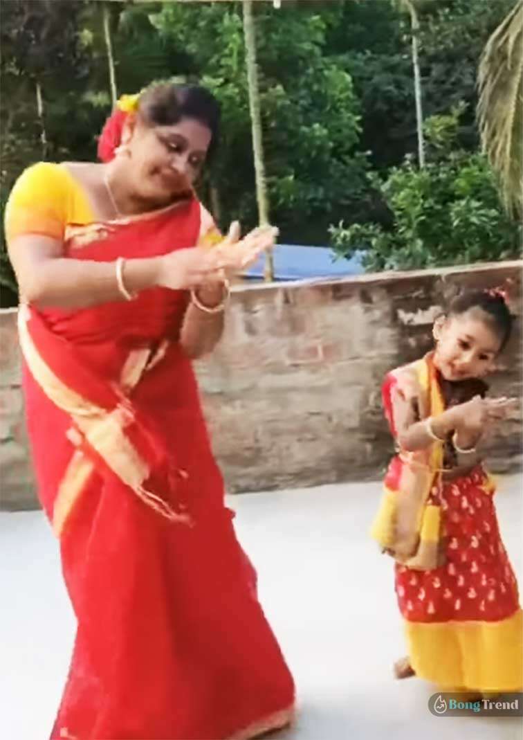 Mother Daughter Dancing Viral Video