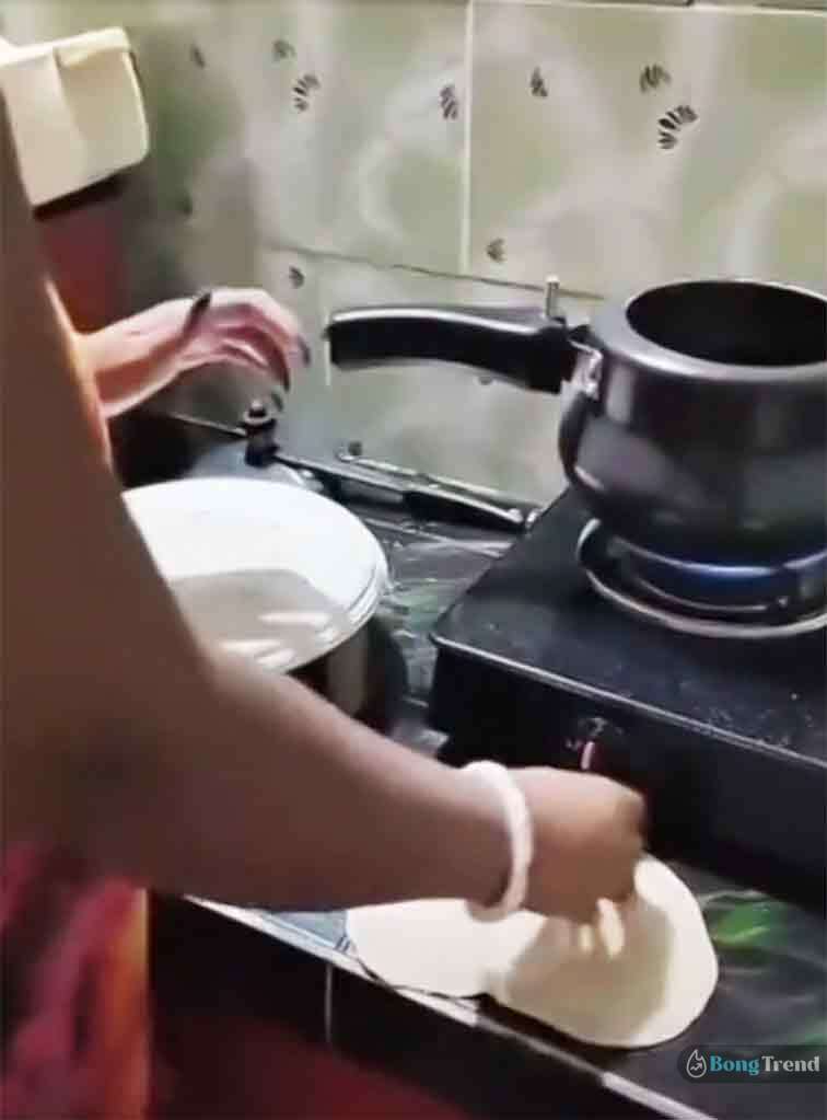 ভাইরাল ভিডিও Viral Video Roti Making in Pressure Cooker