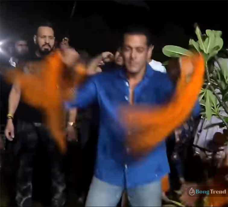 Salman Khan,সালমান খান,Ganesh Chaturthi,গণেশ চতুর্থী,Visarjan Dance,বিসর্জন ডান্স,Viral Video,ভাইরাল ভিডিও,Salman Khan Dance,Salman Khan Dancing on Ganesh Chaturthi