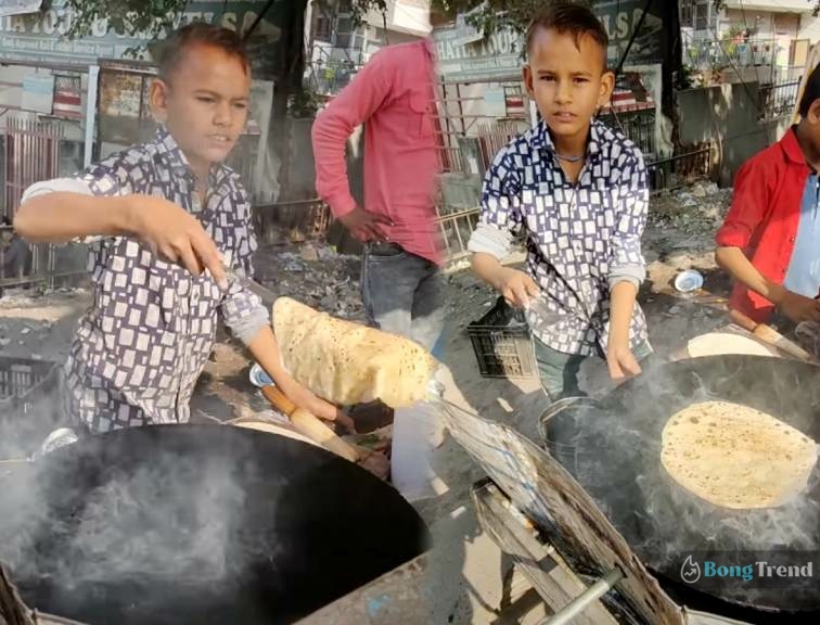 Viral Video,Paratha Selling,ভাইরাল ভিডিও,পেটের দায়ে কাজ,Street Food,Street Food Viral Video