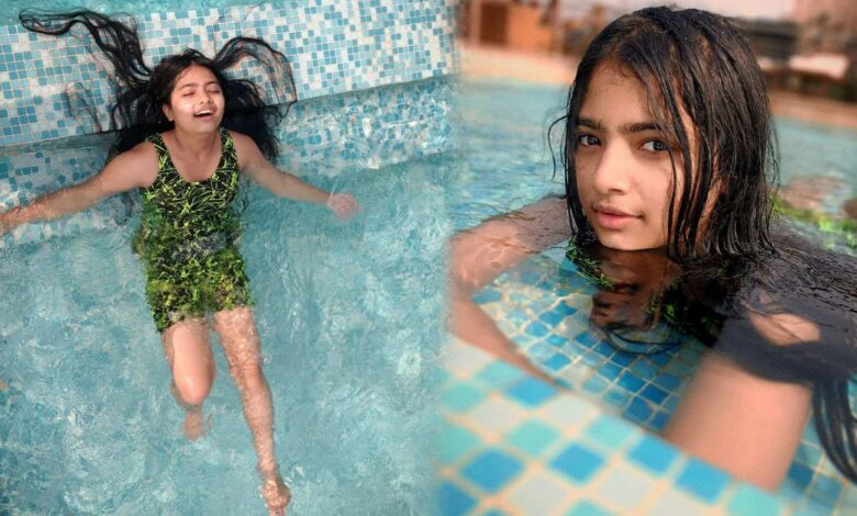 Hiya Dey in Swiming pool viral photos