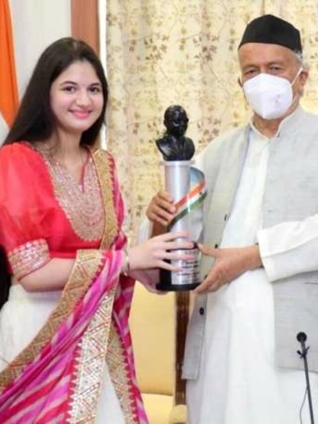 cropped-Harshaali-Malhotra-got-Dr-Ambedkar-National-Award-for-Bajrangi-Bhaijaan.jpg