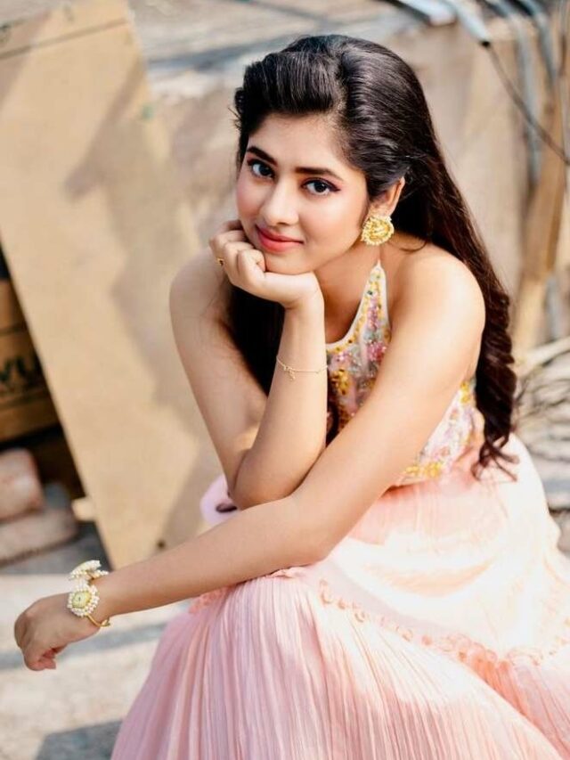 cropped-Ditipriya-Roy-2.jpg
