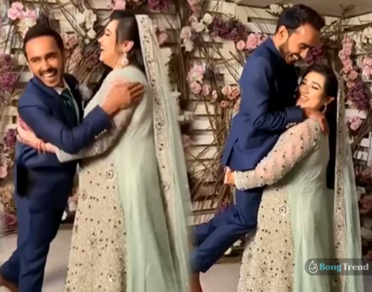 Viral Video,ভাইরাল ভিডিও,ছোট বর লম্বা বউ,Bride picks up groom,Wedding viral video