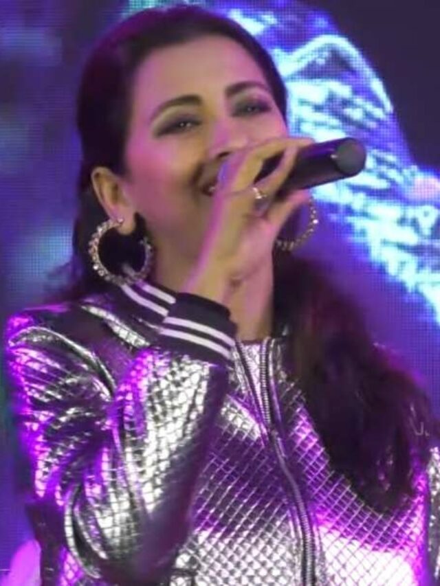 cropped-Rachana-banerjee-singing.jpg