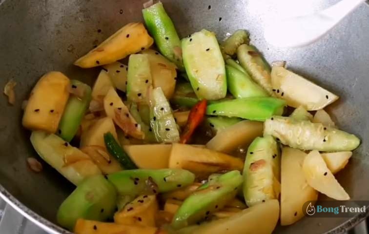Macher Jhol Recipe,Sabji diye Macher Jhol Recipe,Less Masala Macher Jhol Recipe,Fish Recipe,মাছ রান্নার রেসিপি,গরমে মাছের পাতলা ঝোল,মাছের পাতলা ঝোলের রেসিপি,ঝিঙে কাঁচকলা দিয়ে মাছের ঝোল,রান্নাবান্না