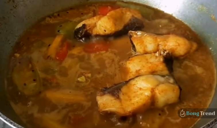 Sabji Diye Macher Patla Jhol Recipe