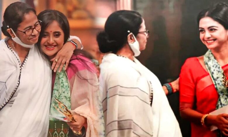 Teli Awards 2022 Mithai Soumitrisha Gatchora Solanki got award from Mamata Banerjee