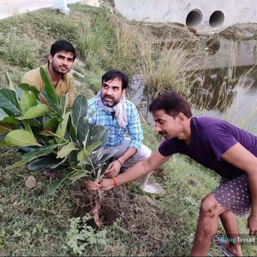 Pankaj Tripathi in his village