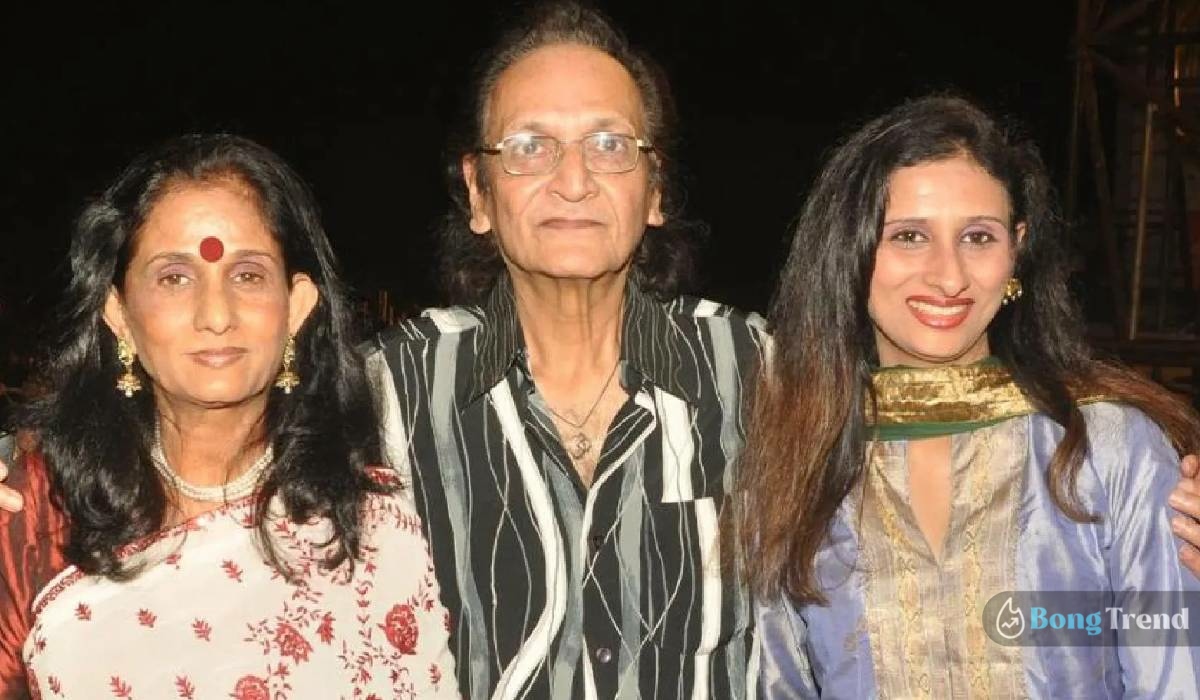 Biswajit Chatterjee with family