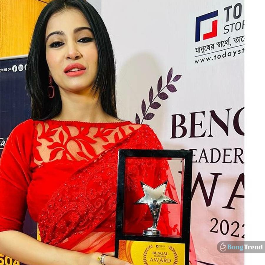 Monami Ghosh gets ICC best actress award 