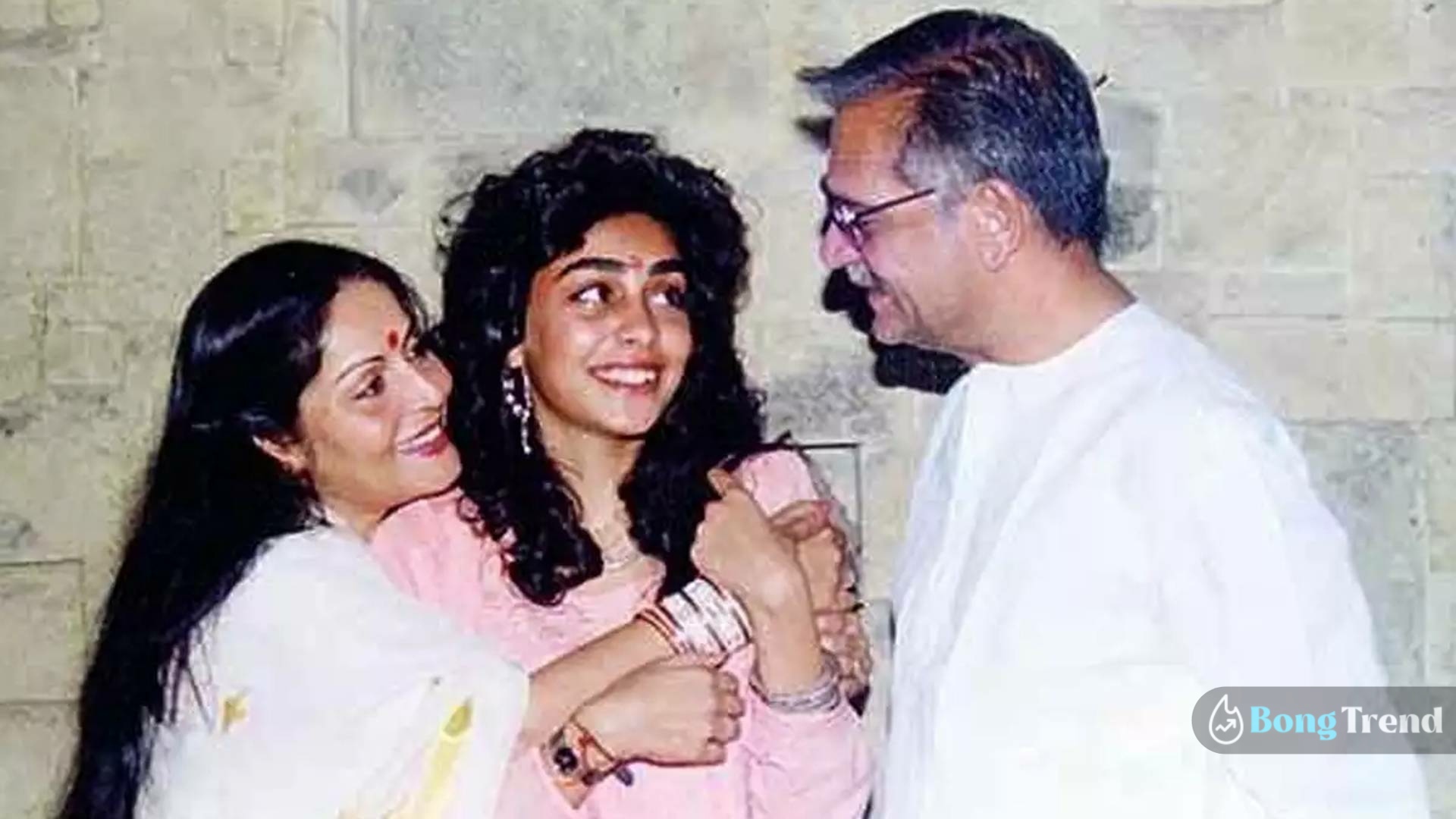 Rakhee with Gulzar and Meghna Gulzar