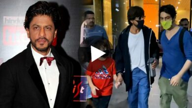 Son Aaryan Khan saves father Shahrukh khan from fan pulling hand video