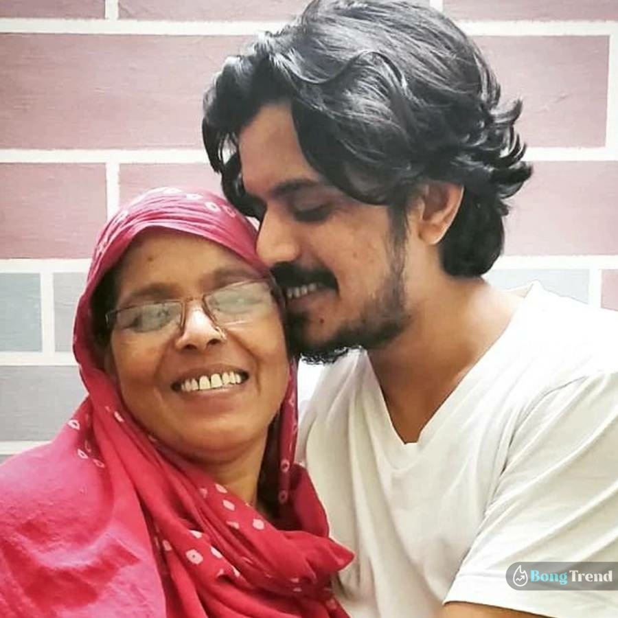 Aasif Khan with his mother