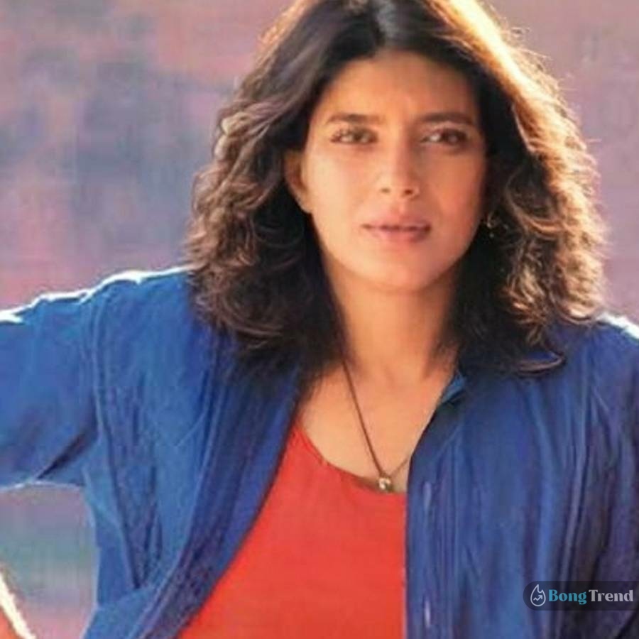 Mithun Chakraborty as female