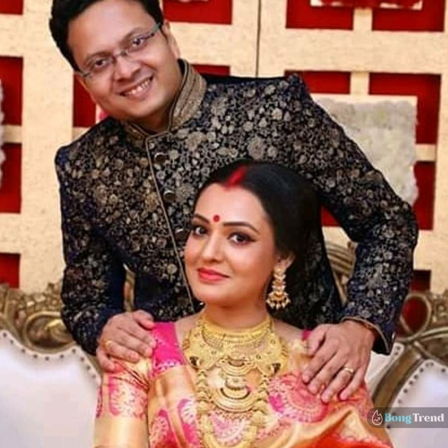 Monalisa Pal with husband