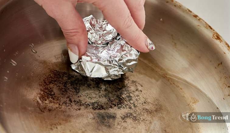Dirty Kadai Cleaning with alluminium foil kitchen tips