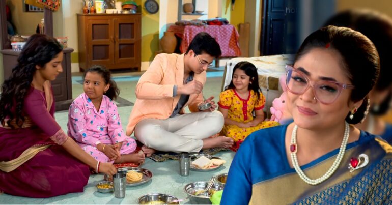 Anurager Chhowa Surja Deepa Feeds Sona Rupa with own hands in Upcoming Episode