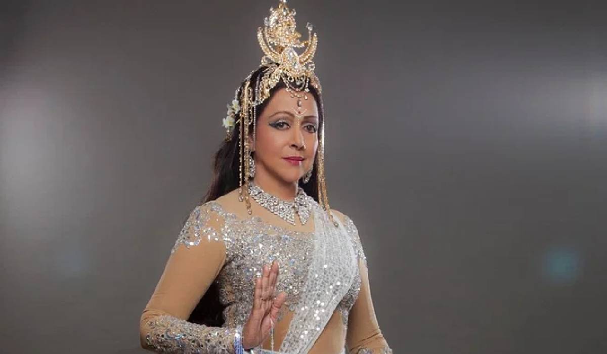 Hema Malini, Hema Malini Ganga performance, Hema Malini as Maa Ganga