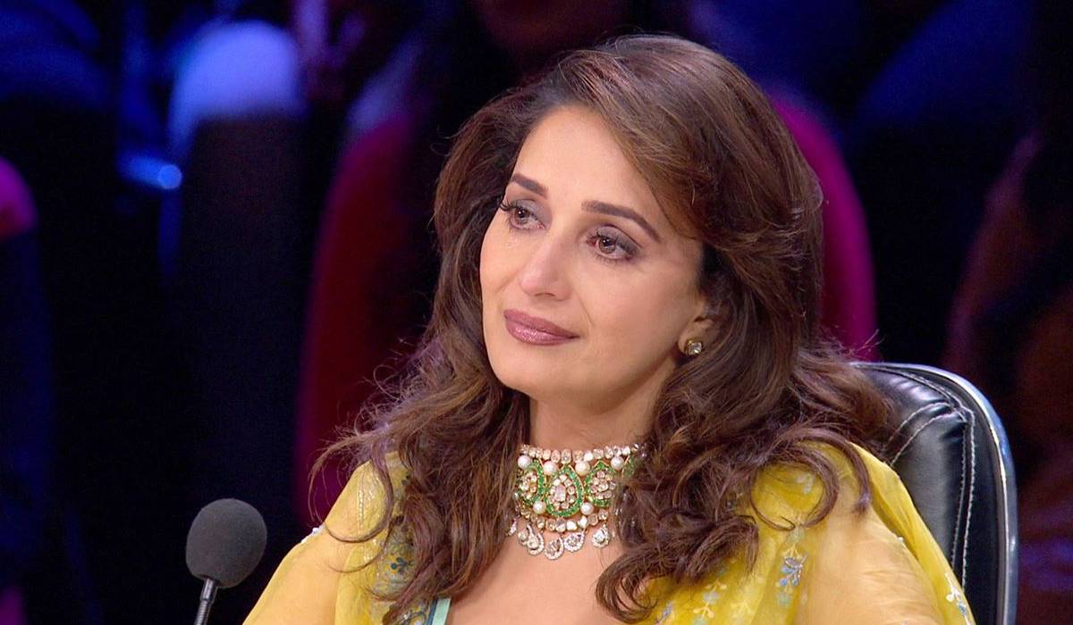 Madhuri Dixit on Dayavan kissing scene, Madhuri Dixit and Vinod Khanna