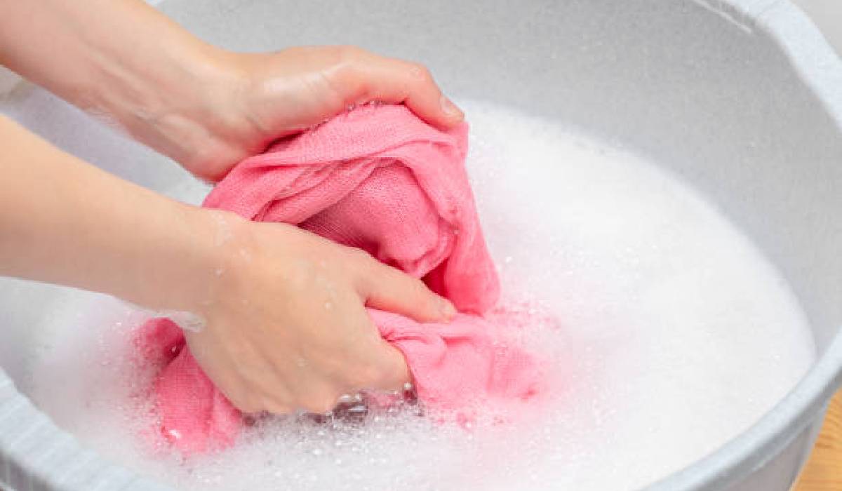 Clothes washing with soap, Get rid of monsoon dampness and smell from clothes