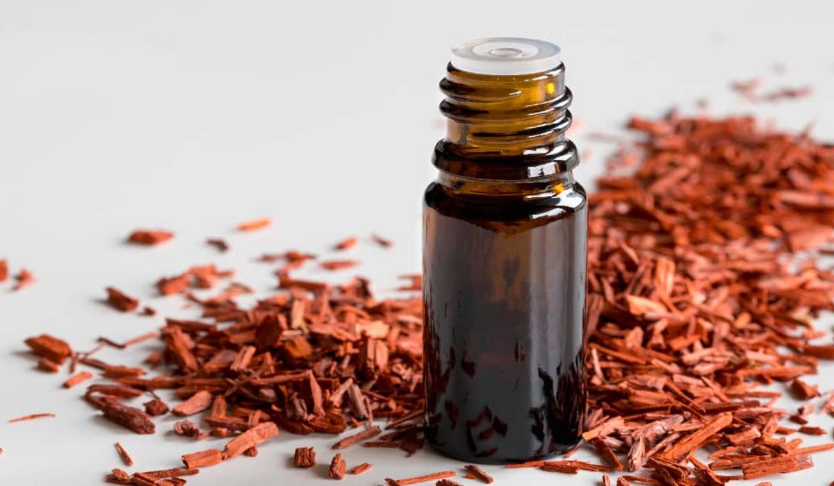 Sandalwood essential oil, Essential oil for skin