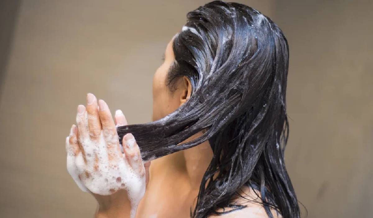 Shampoo, Hair care tips in monsoon