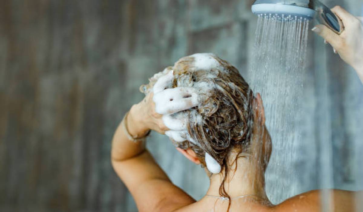 Shampoo on hair, Monsoon hair care tips