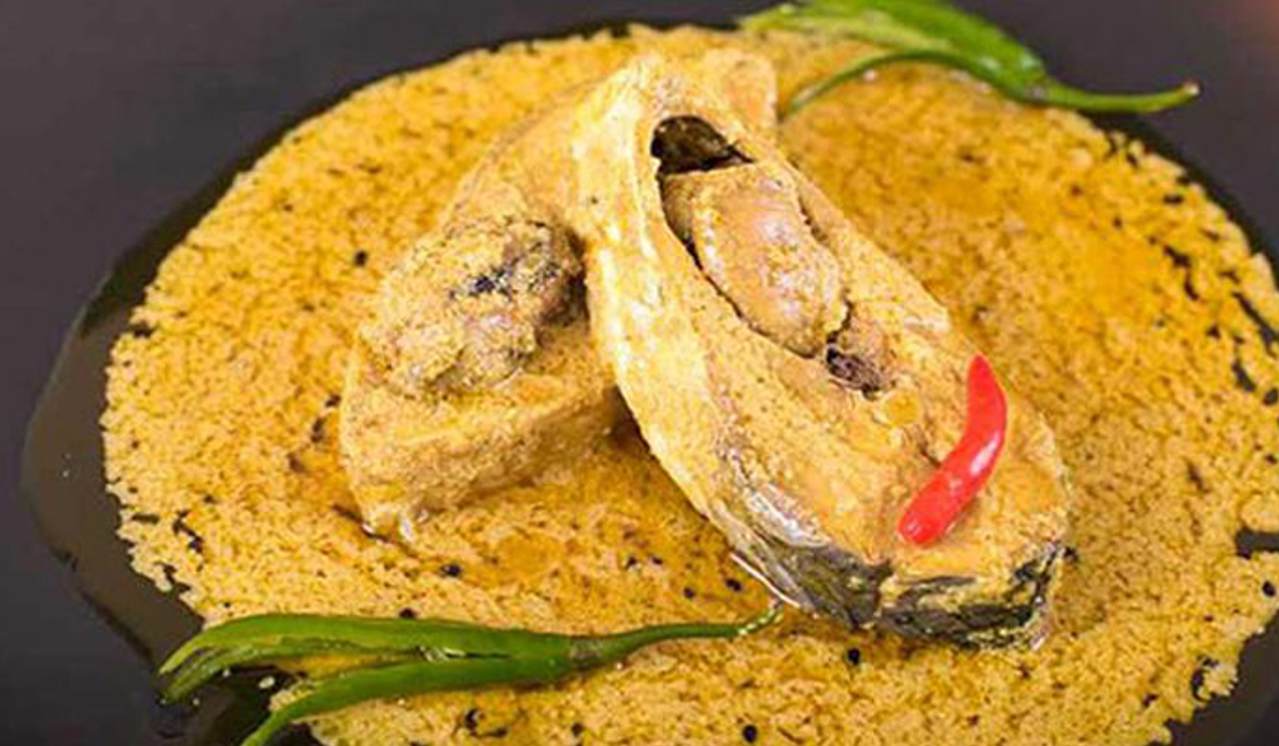 Sorshe Hilsha Recipe 1