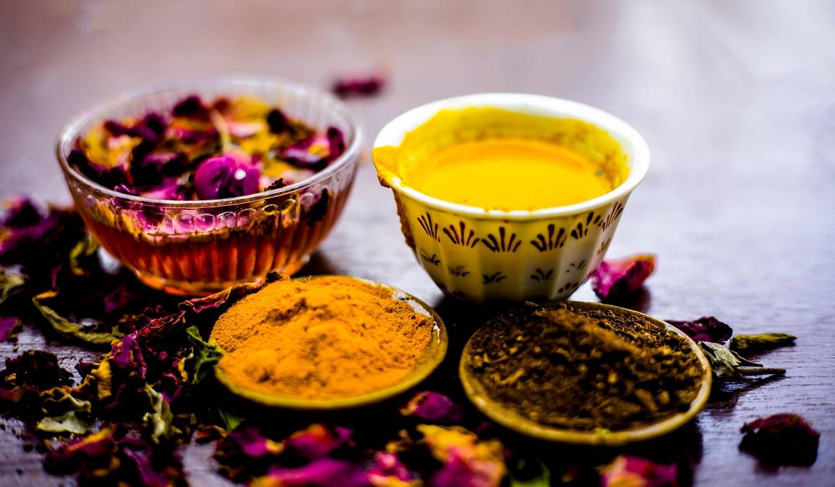 Turmeric and Honey face pack