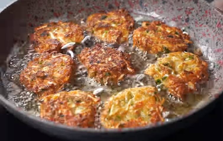10 minute Evening Snacks Recipe with Bread Onion Cabbage 