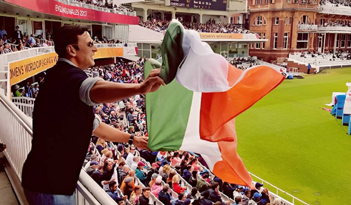 Akshay Kumar, Bollywood stars who insulted National Flag
