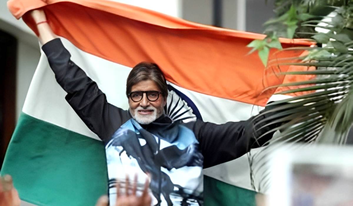Amitabh Bachchan, Bollywood stars who insulted National Flag
