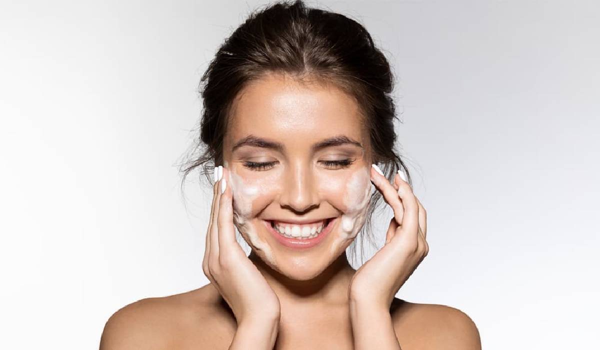 Girl doing face wash, Glowing skin tips