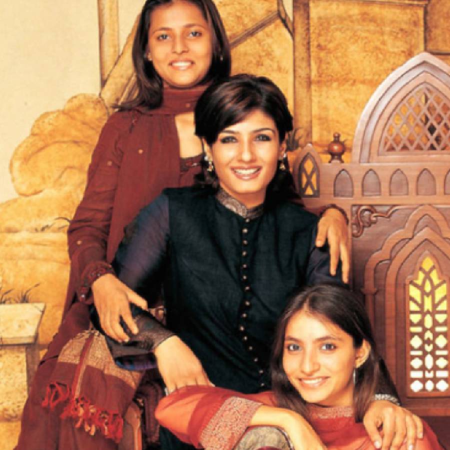 Raveena Tandon adopted daughters, Bollywood stars adopted child