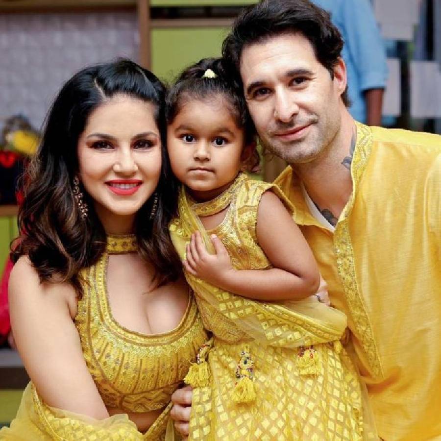 Sunny Leone daughter, Bollywood stars adopted child