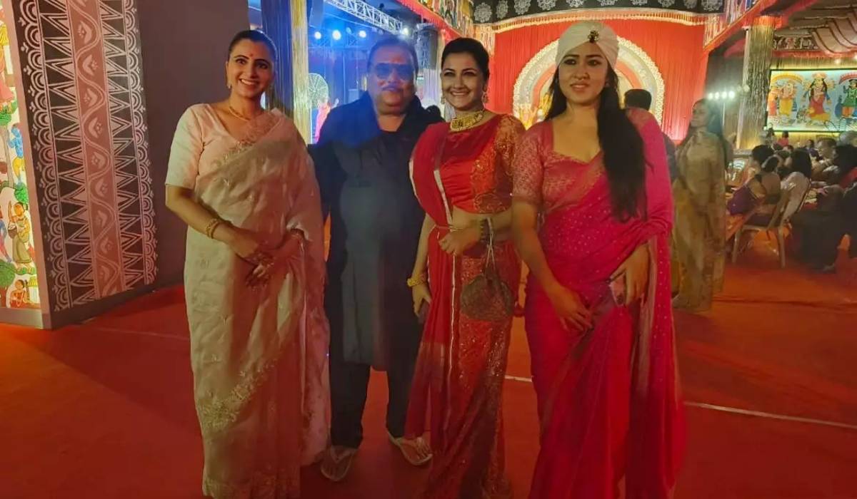 Rachana Banerjee and Madan Mitra in Durga Puja