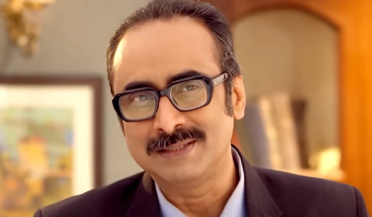 Saptarshi Roy as Kamalesh Roy Barman in Mili