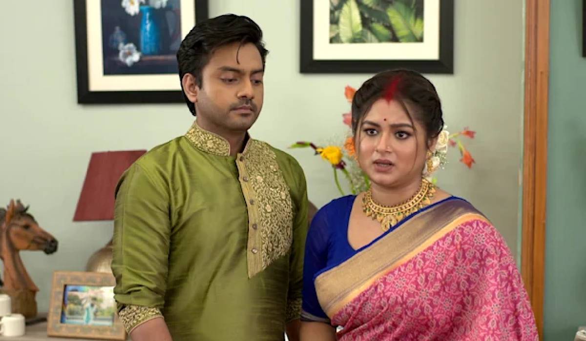 Ipsita Mukherjee as Mrittika in Ekka Dokka serial