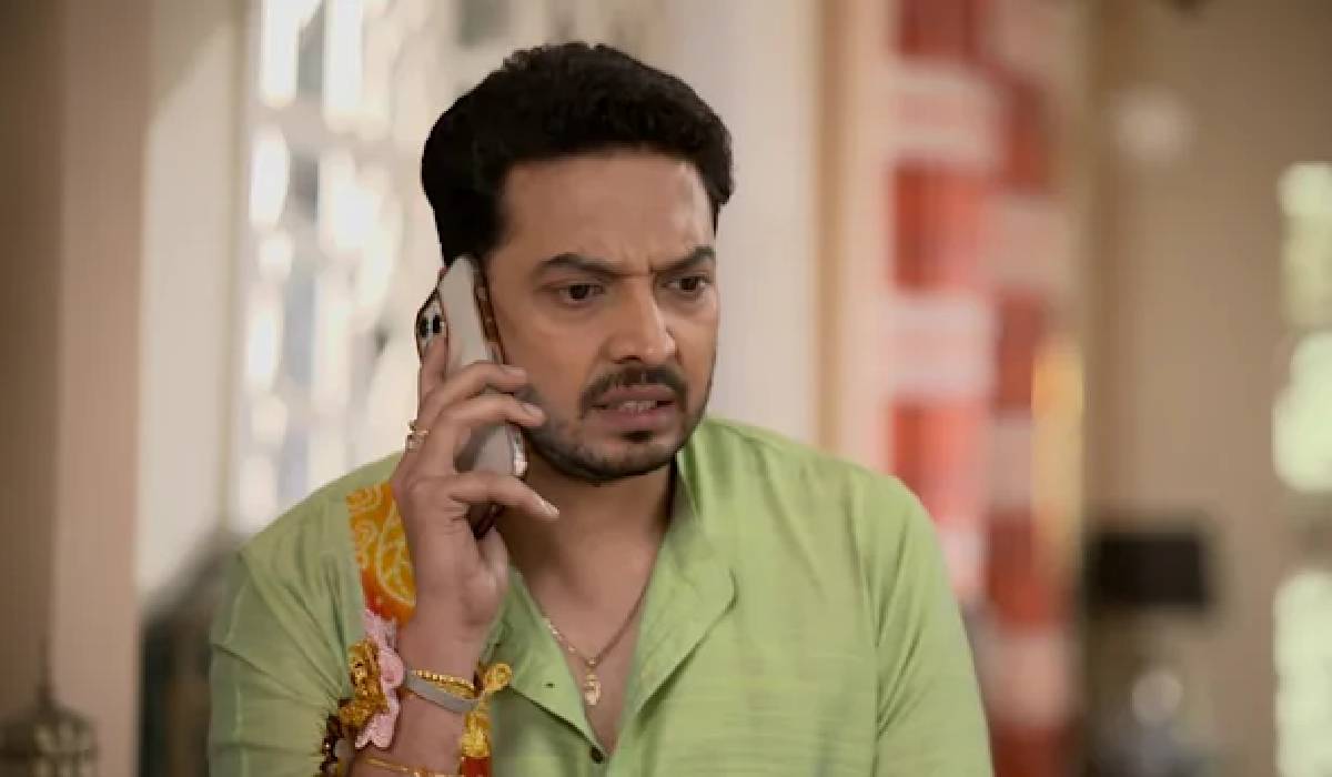 Rajiv Bose as Abhishek Lahiri in Tunte serial