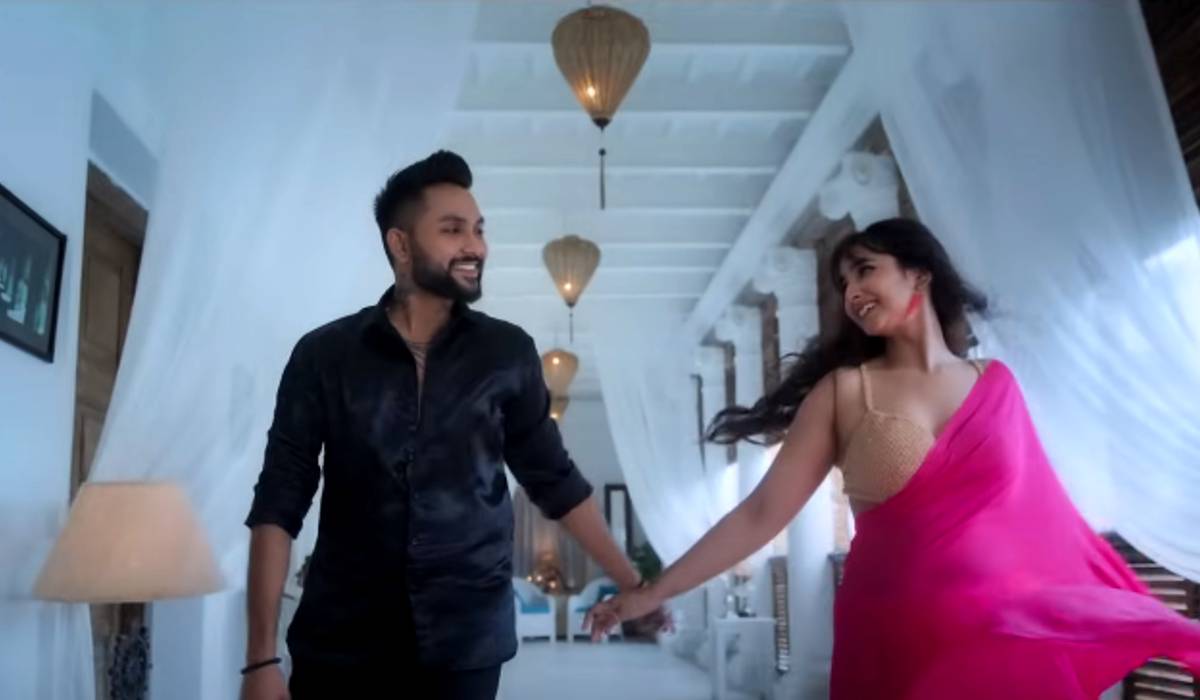 Jaan Kumar Sanu and Srijla Guha in Mon music video
