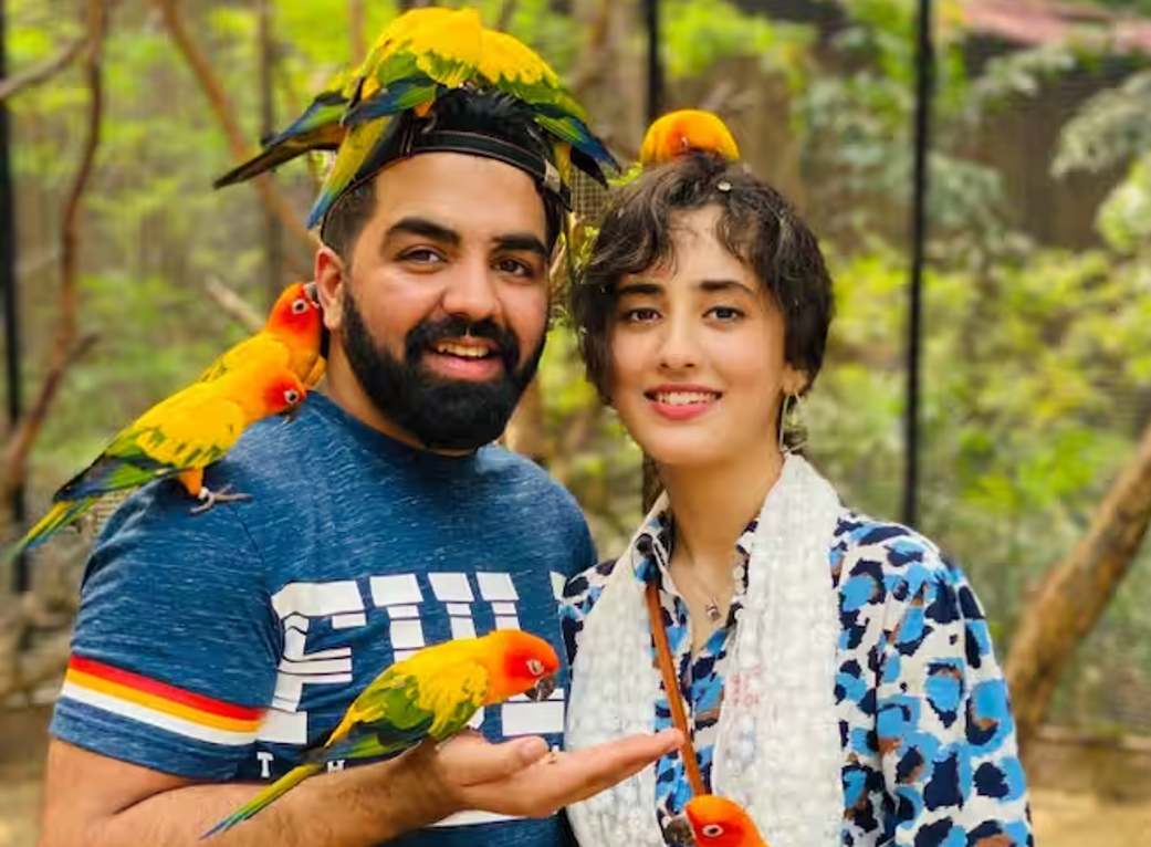 Javeria Khanum Arrives India to Marry Sameer Khan Cross Border Love Story Viral over Social Media