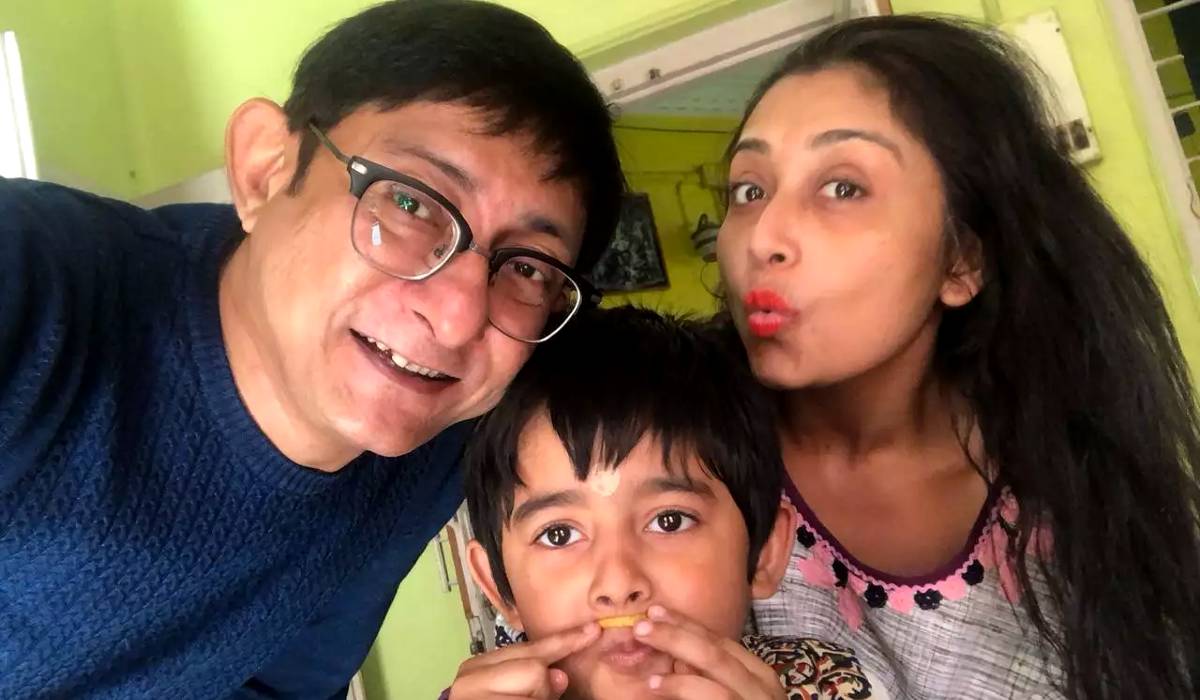 Kanchan Mullick Pinky Banerjee with their son