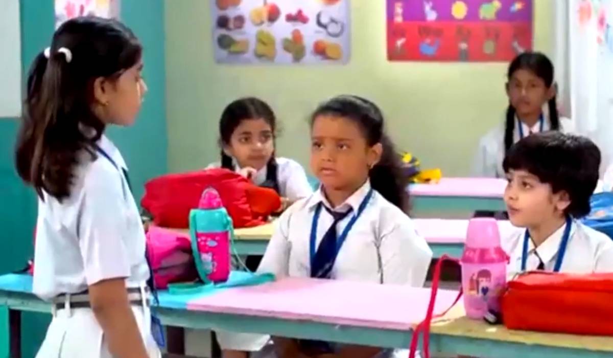 Anurager Chhowa Sona Rupa in school
